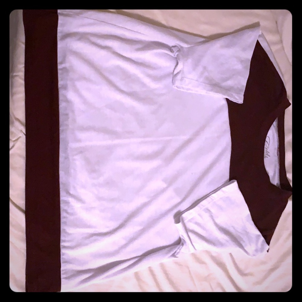 White and burgundy shirt sleeve shirt